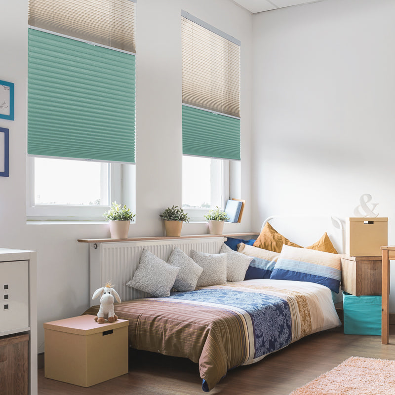 Rèm tổ ong cao cấp tôn vẻ đẹp phòng khách hiện đại