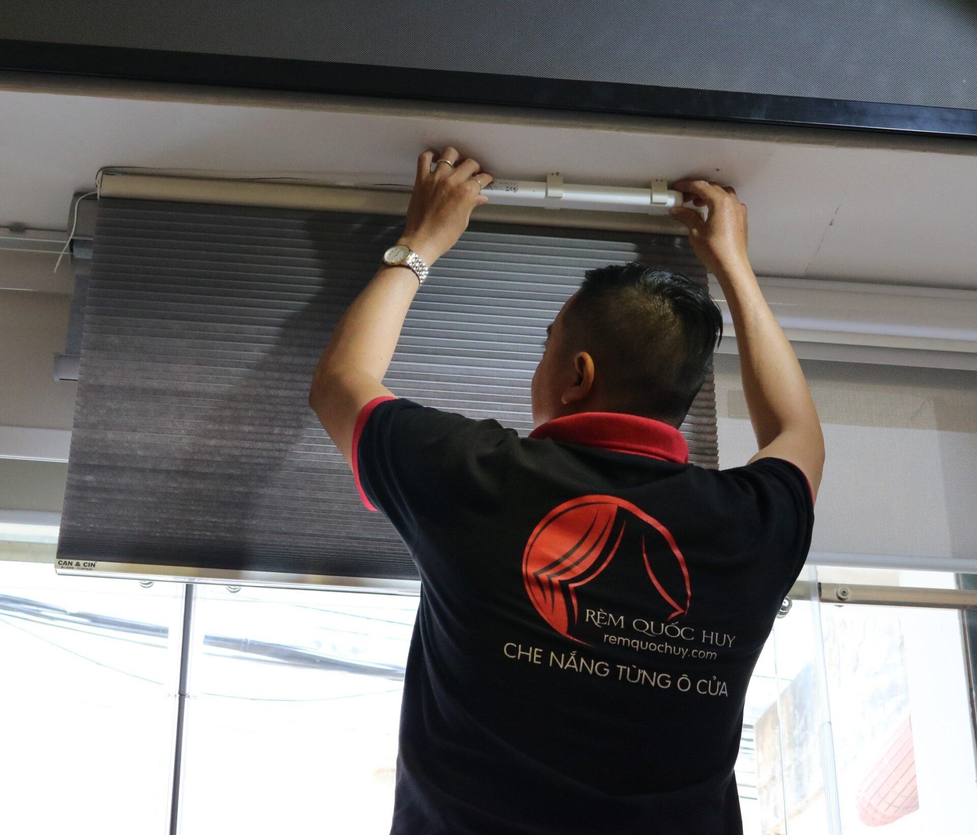 Rèm tổ ong kết nối với trung tâm điều khiển Smart Home