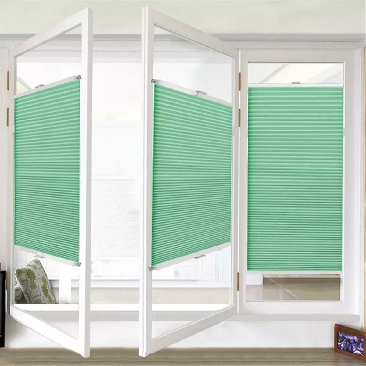 Rèm tổ ong tích hợp điều khiển từ xa qua app điện thoại