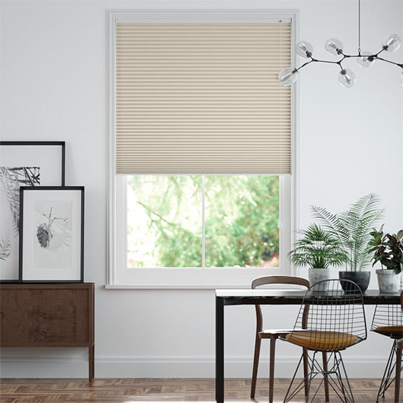 Rèm tổ ong tone vàng be sang trọng tạo không gian tinh tế