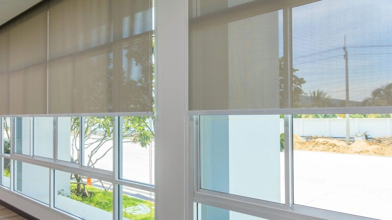 Rèm văn phòng điều tiết ánh sáng linh hoạt cho môi trường làm việc thoải mái