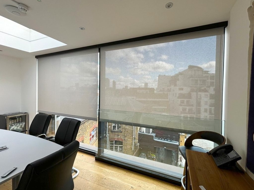 mẫu rèm văn phòng tone be nhẹ nhàng tạo sự ấm áp