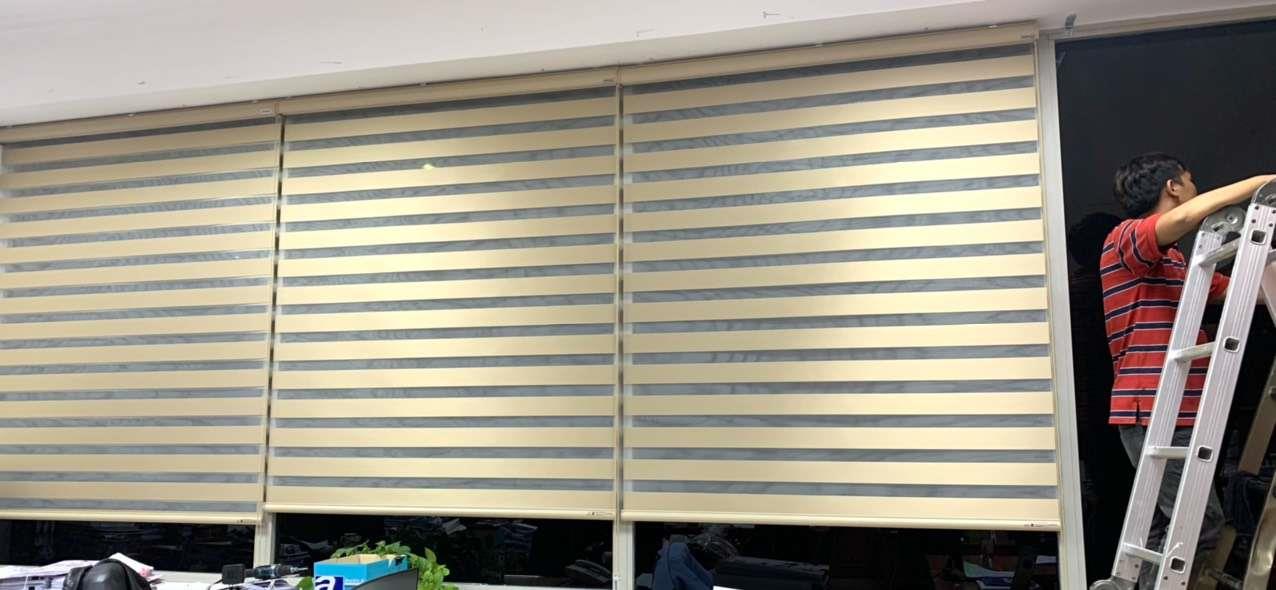 Rèm cầu vồng có dễ vệ sinh không – ảnh hướng dẫn thao tác