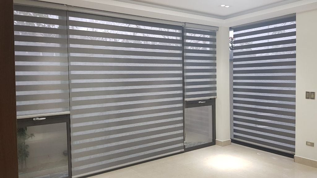 rèm cầu vồng chất liệu vải Hàn Quốc bền đẹp và sang trọng