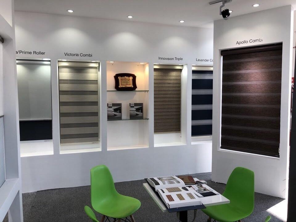 rèm cầu vồng hai lớp vải tối màu giúp che sáng hoàn toàn