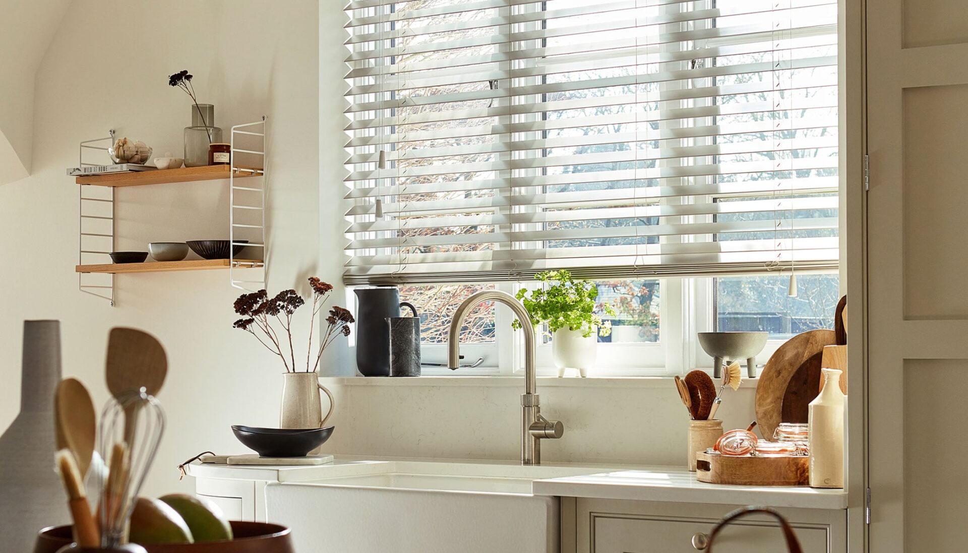 Rèm gỗ composite phủ UV chống phai màu