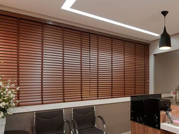 hình ảnh rèm gỗ bị mốc và cách vệ sinh đúng cách