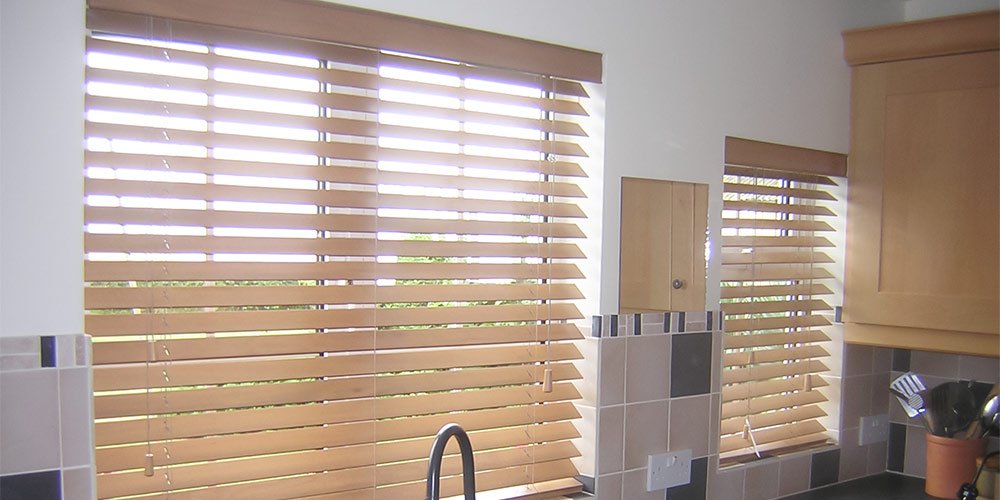 mẫu rèm gỗ vĩnh long phong cách đơn giản