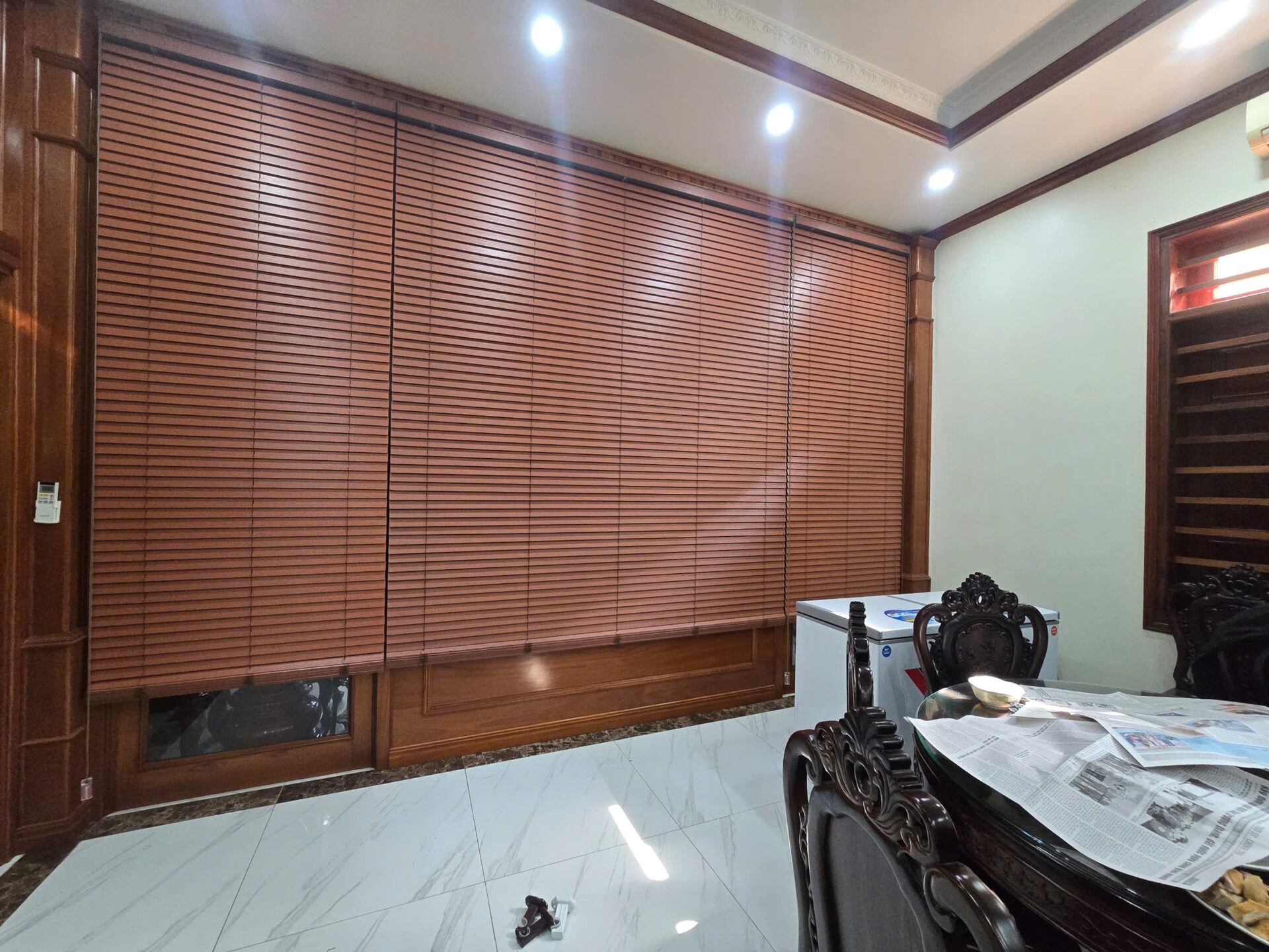 rèm gỗ dây kéo đôi điều chỉnh ánh sáng linh hoạt