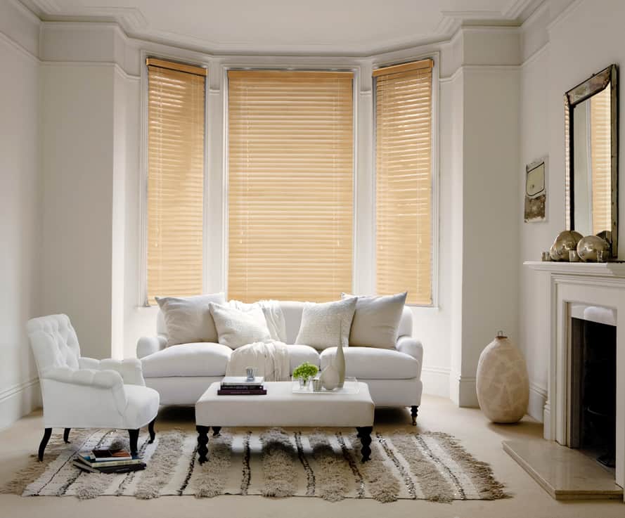 rèm gỗ nhẹ phù hợp lắp đặt cho nhà cao tầng