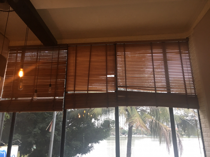 rèm gỗ vĩnh long lắp đặt thực tế