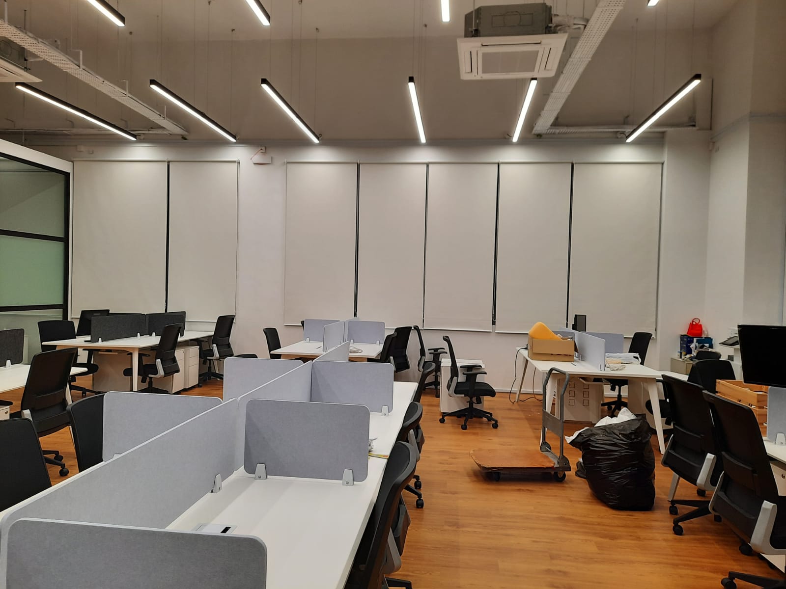 Mẫu rèm cửa cuốn chống nắng hiện đại