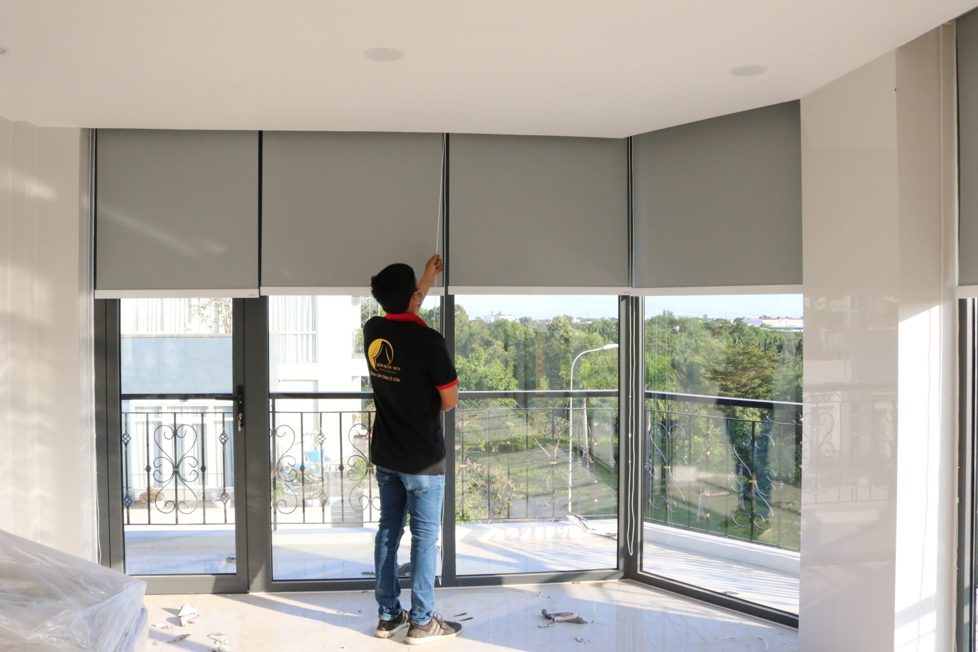 Rèm cuốn chống nước phủ nhựa lắp ngoài ban công