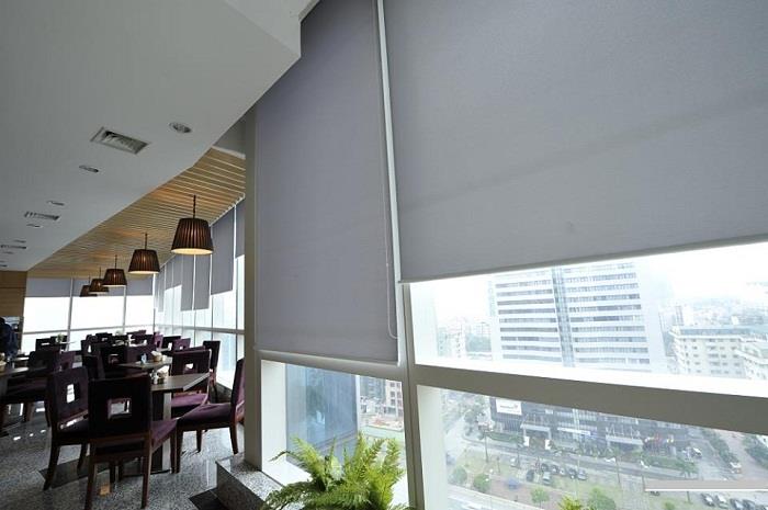 hình màn kéo che nắng cửa sổ nhỏ