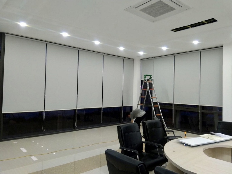 rèm cuốn che nắng ngoài trời chống mưa