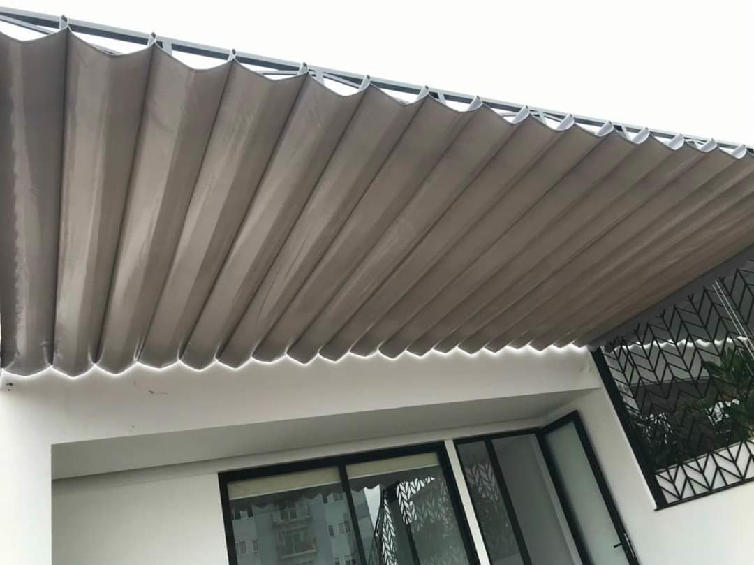 mẫu rèm cửa giếng trời đẹp cho nhà có trần kính cao