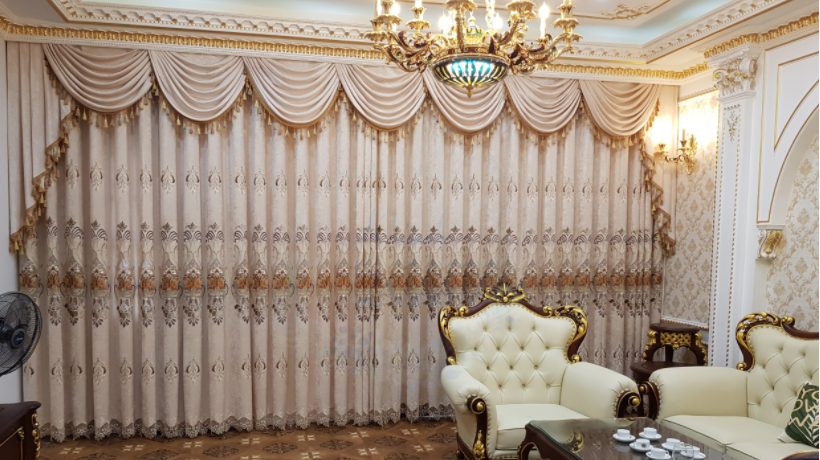 mẫu rèm cửa phong cách bán cổ điển cho nhà phố