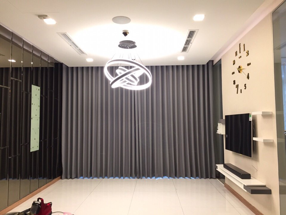 rèm cửa màu xám cao cấp tạo chiều sâu không gian