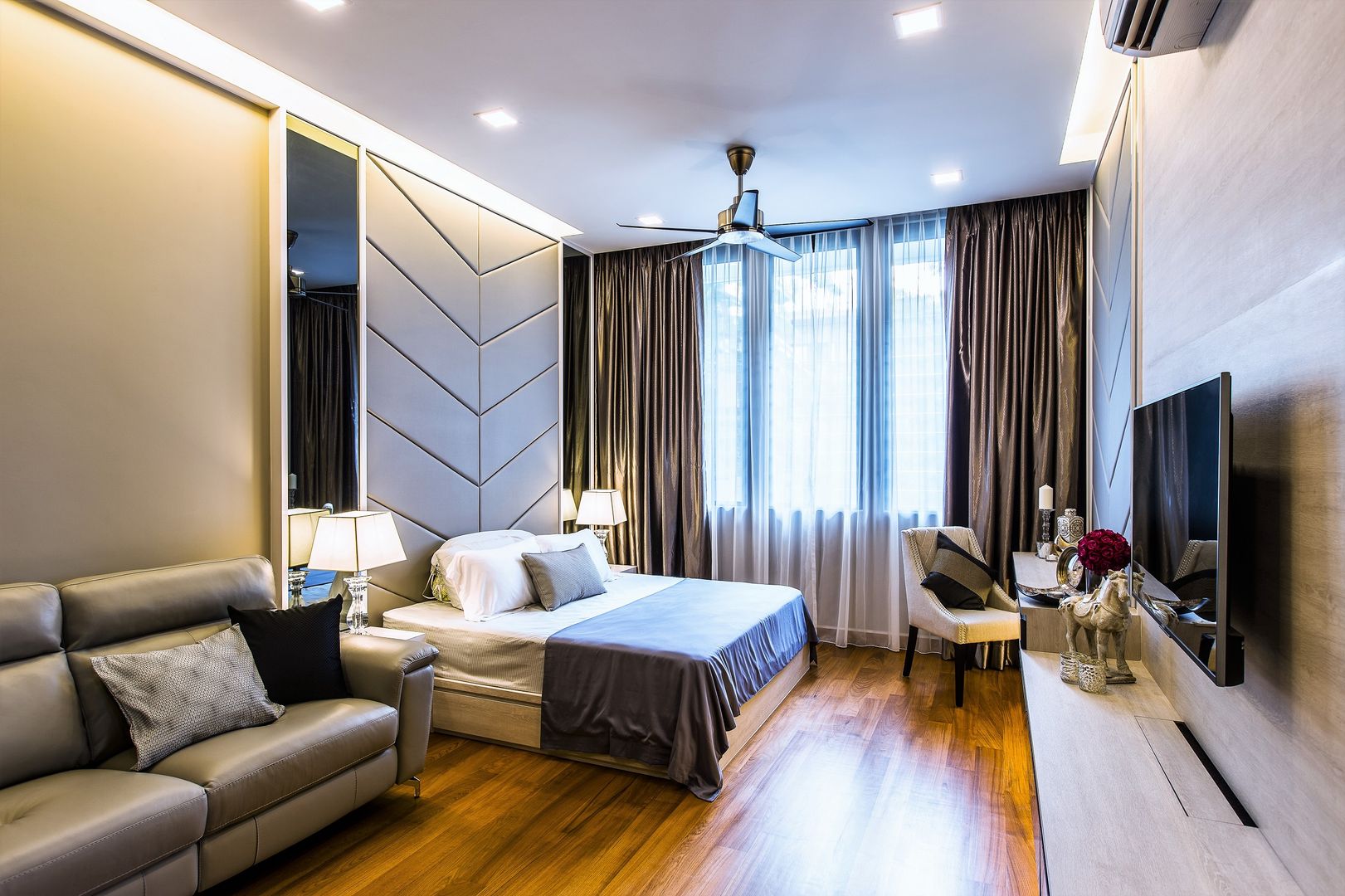 Rèm cửa sổ phòng ngủ màu xanh mang lại cảm giác thư giãn