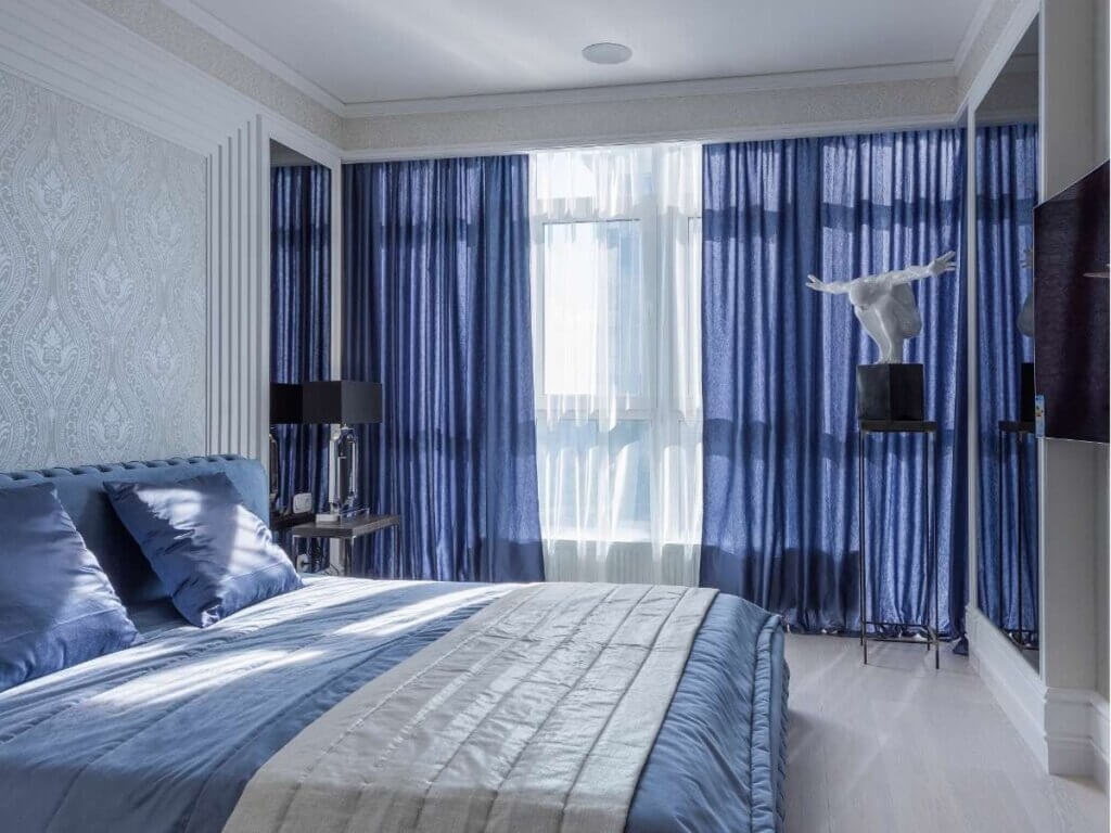 Rèm phòng ngủ màu xanh dịu nhẹ gần gũi thiên nhiên