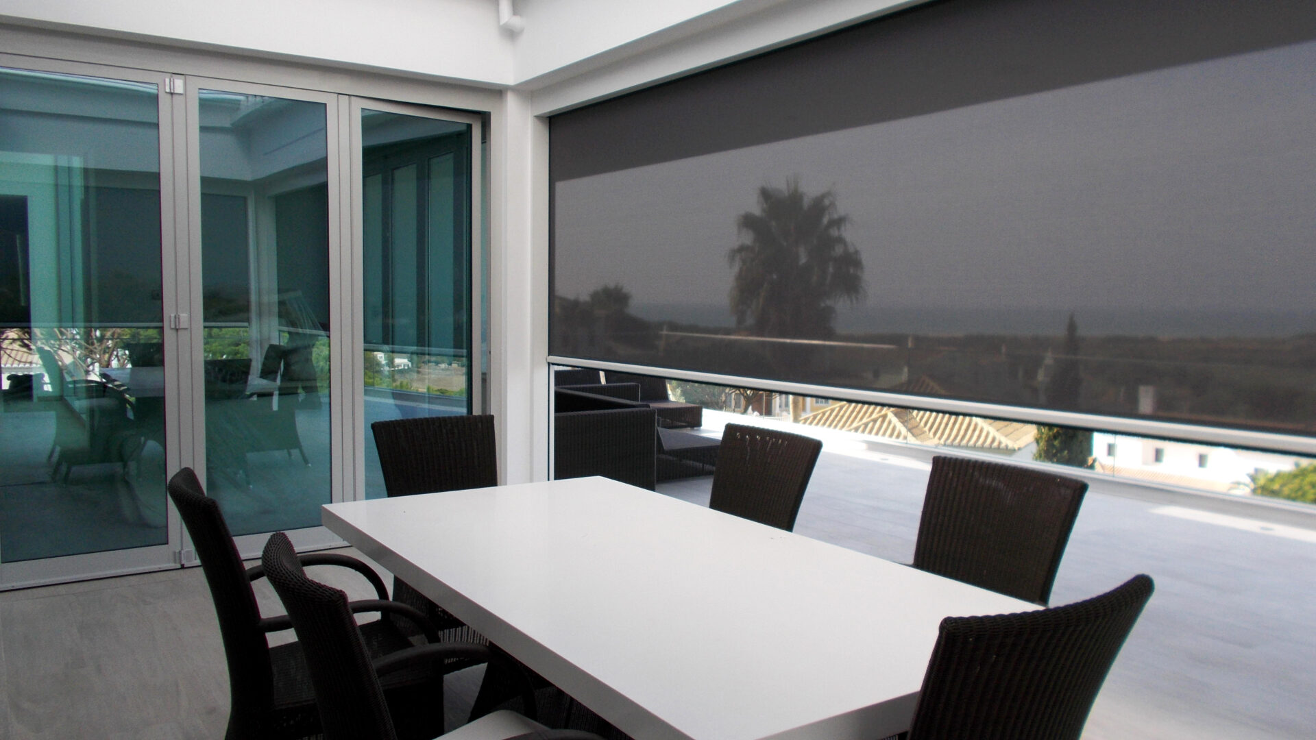 cấu tạo phân biệt ray rèm zipper và ray rèm cuốn thường