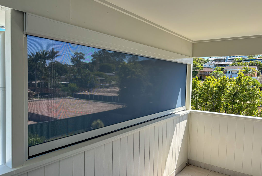 cấu tạo phụ kiện rèm cuốn zipper gồm motor trục và ray