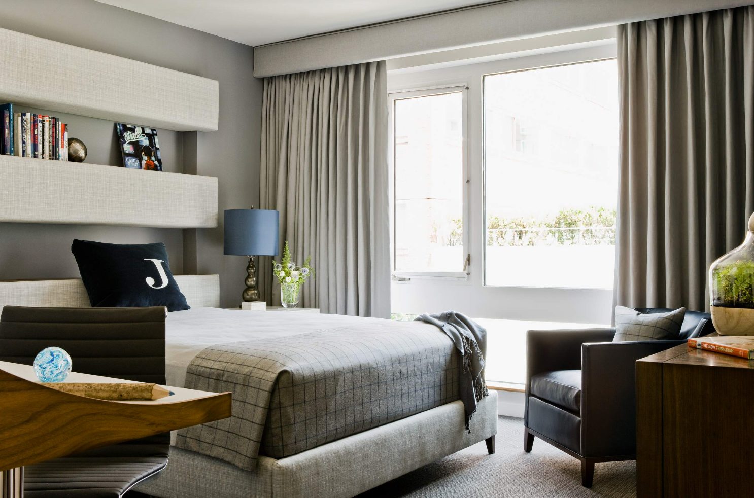 khung rèm cửa sổ phòng ngủ chắc chắn bền đẹp theo thời gian