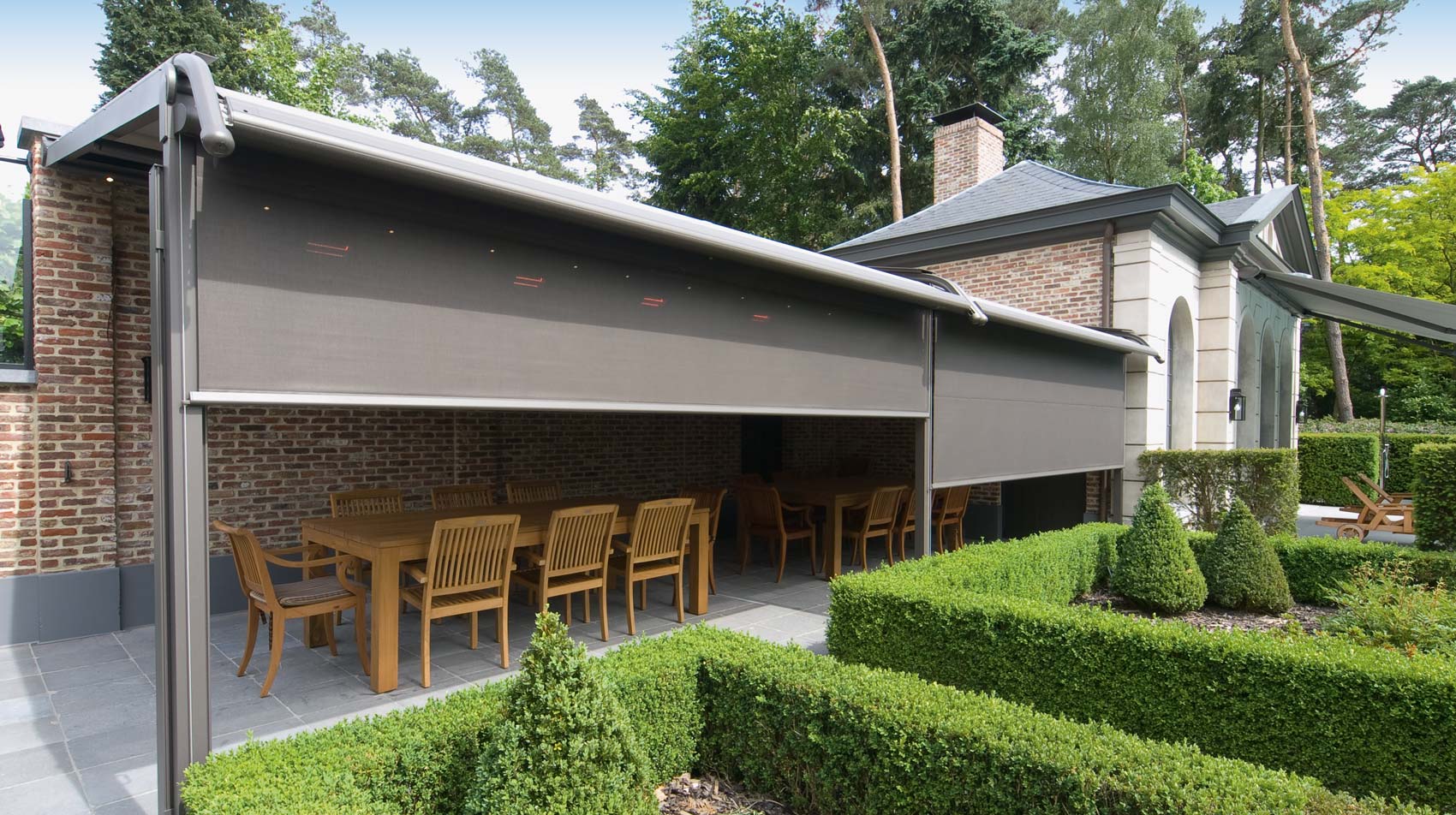 rèm cuốn che mưa ngoài trời bảo vệ ban công