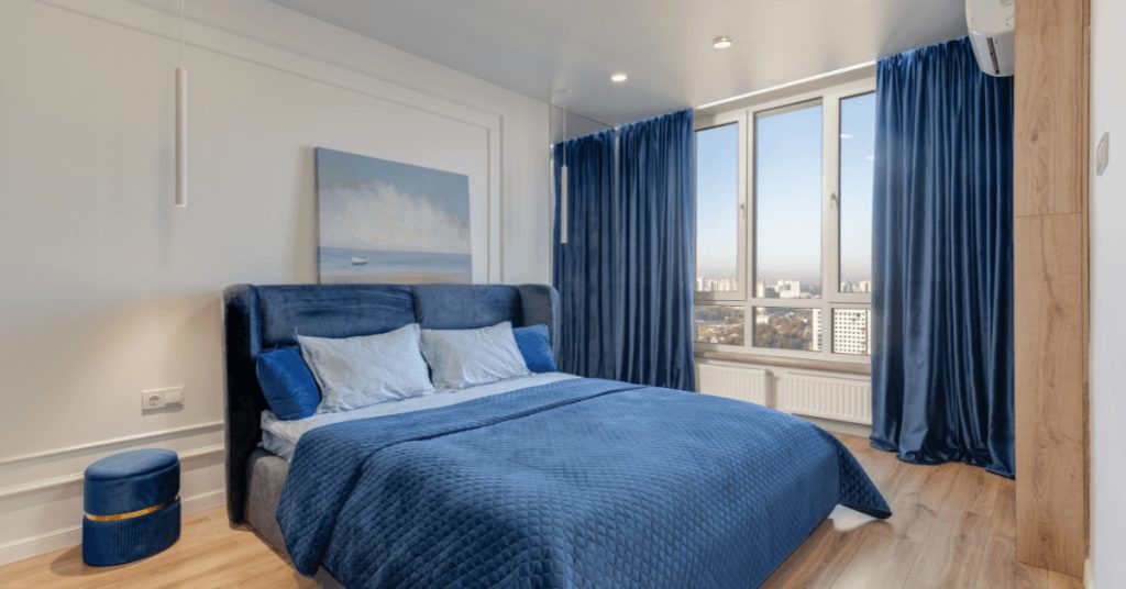 mẫu rèm cửa sổ phòng ngủ quận 1 view thành phố hiện đại