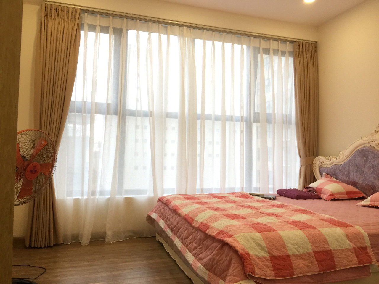 phòng ngủ hướng tây nên dùng rèm gì chống nóng hiệu quả mùa hè