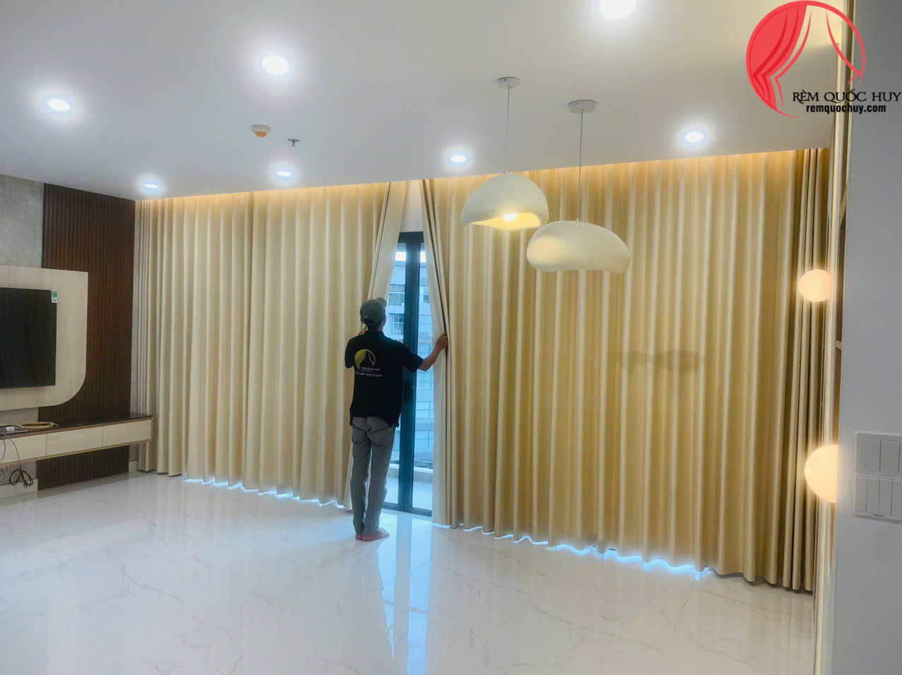 rèm phòng ngủ bị mốc xử lý thế nào nhanh và sạch