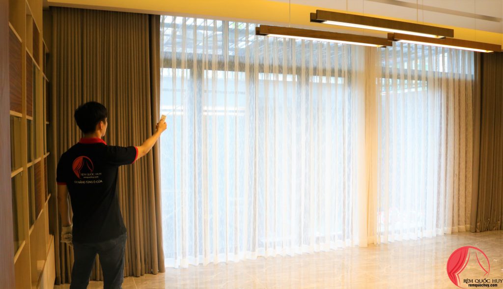 rèm phòng ngủ giảm tiếng ồn phù hợp nhà phố đông đúc