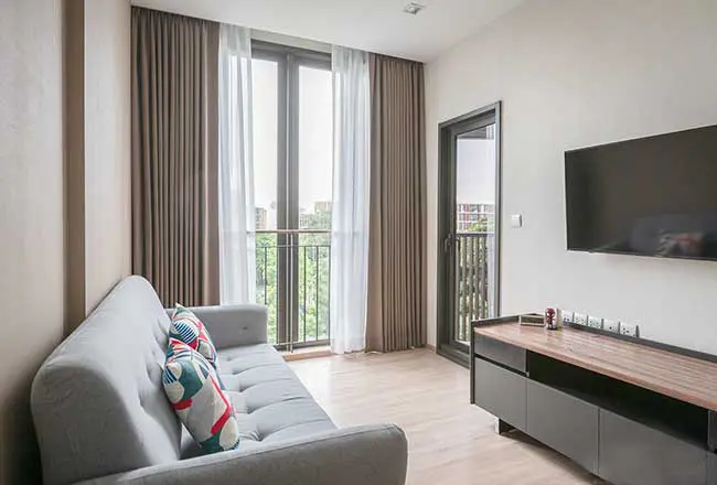 Rèm phòng khách cho showroom sang trọng giúp tôn vinh sản phẩm trưng bày