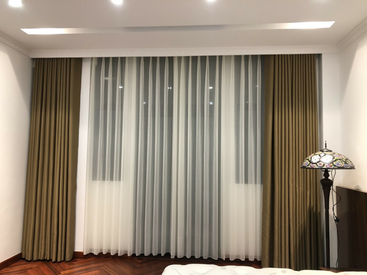 Thi công rèm phòng khách cách nhiệt chống nóng cho nhà phố