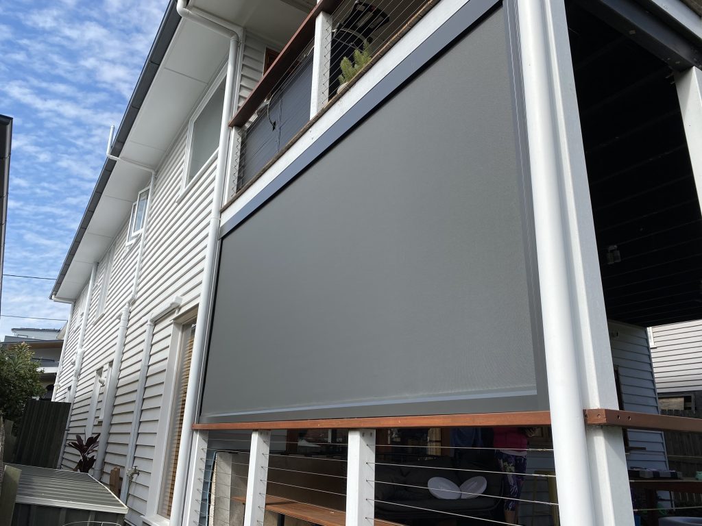 Kiểm tra định kỳ rèm ngoài trời đảm bảo vận hành ổn định