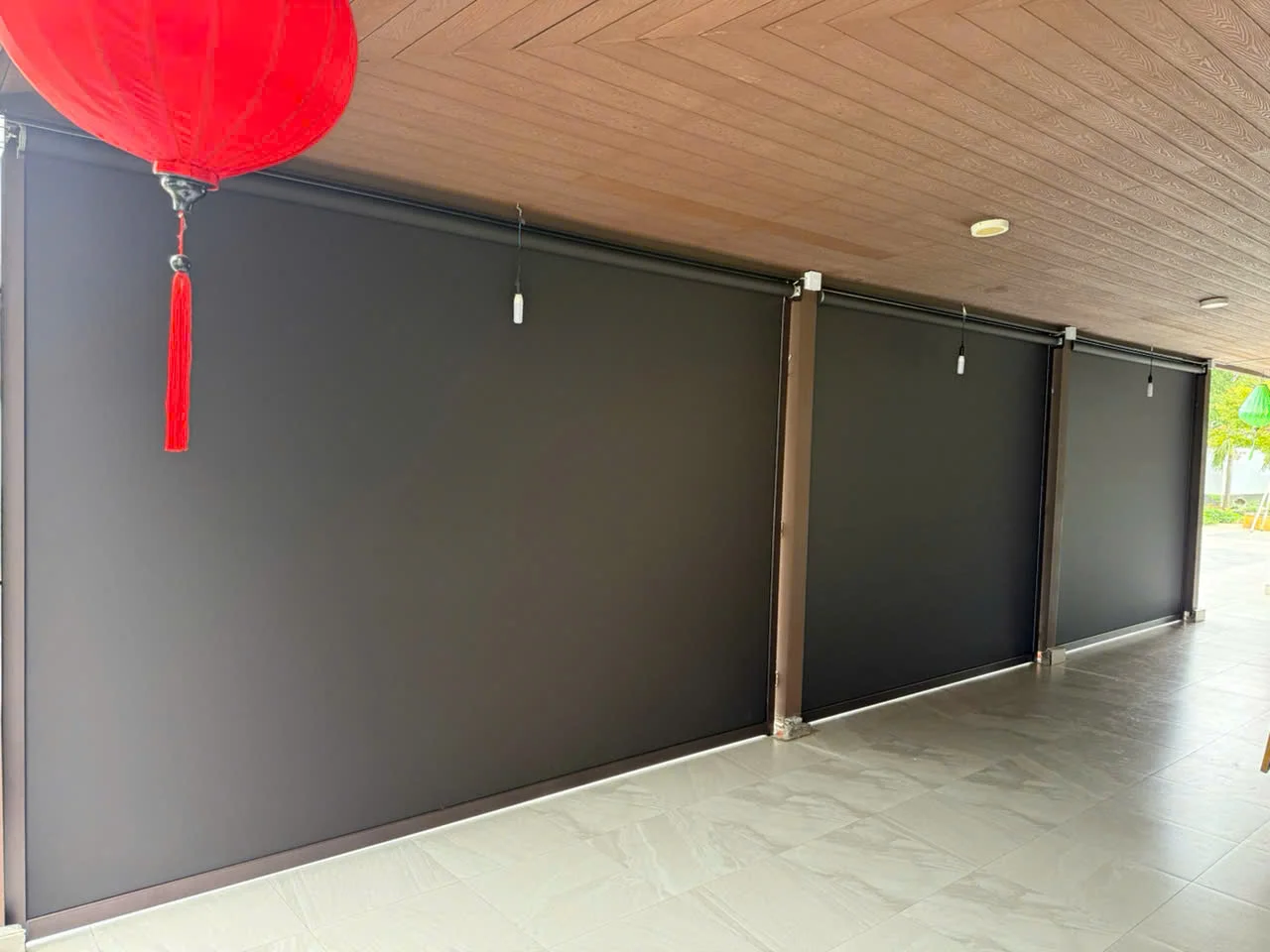 Rèm ngoài trời có bị bạc màu khi tiếp xúc ánh nắng