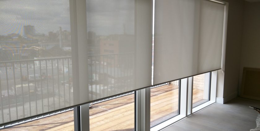 Tư vấn cách chọn rèm cuốn văn phòng theo hướng nắng