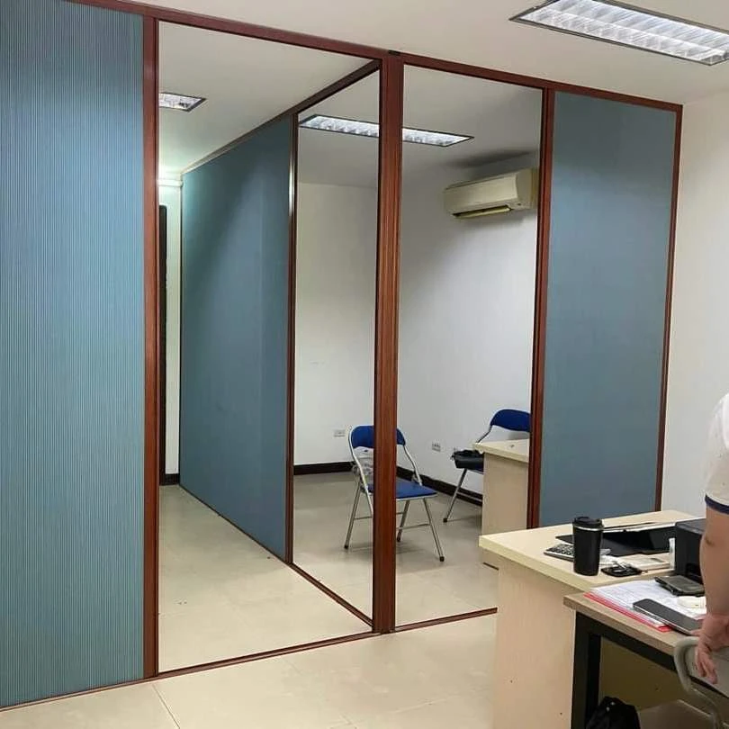 rèm ngăn phòng khách và bếp giúp phân chia không gian