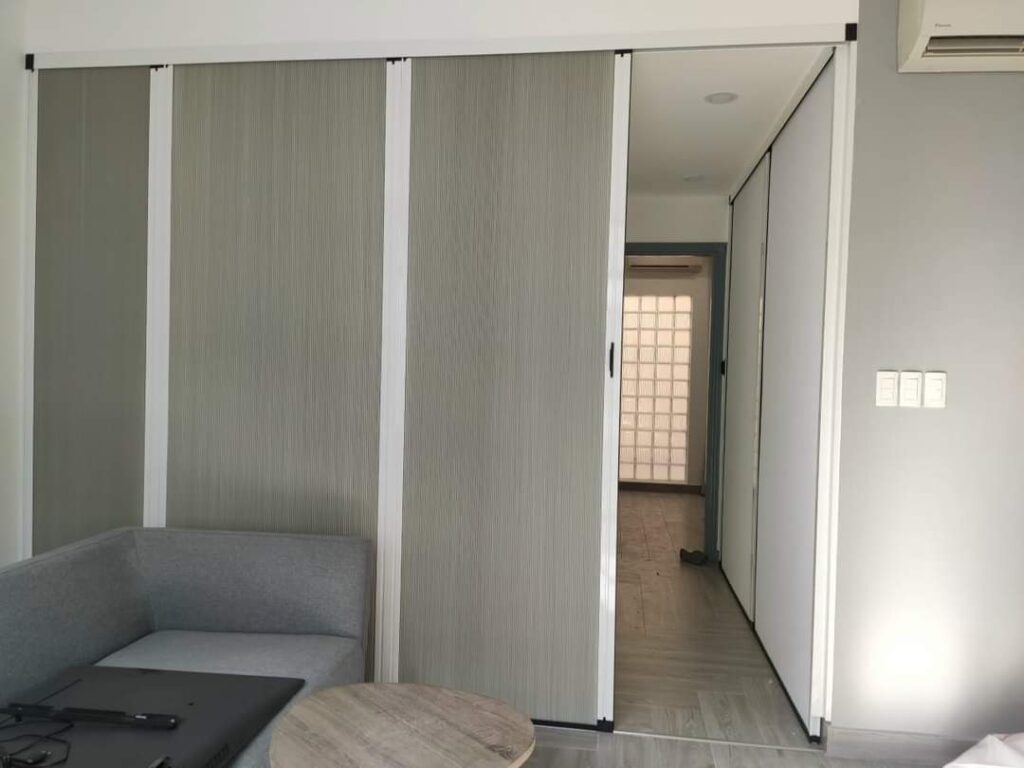 rèm ngăn phòng ngủ nhỏ tối ưu không gian