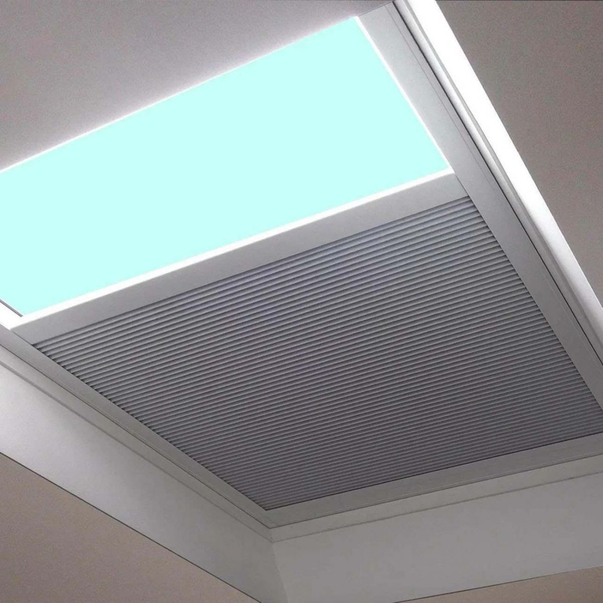Rèm motor giếng trời cho không gian penthouse cao cấp