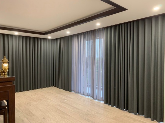 Rèm tự động cao cấp kết hợp vải trang trí và hệ thống điều khiển từ xa