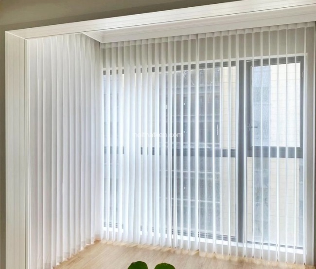 Ưu điểm của rèm tự động giúp điều chỉnh ánh sáng phòng khách tiện lợi